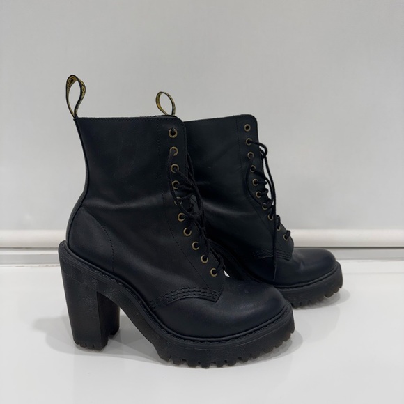 DR MARTENS KENDRA HEELED BOOT Size:5 - Picture 2 of 8